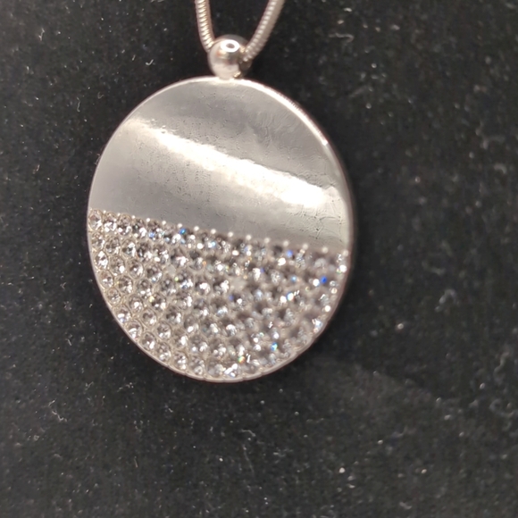 Gloria Vanderbilt Rhinestone / Swarovski Crystal Pendant Necklace - 32" Chain - Picture 5 of 10